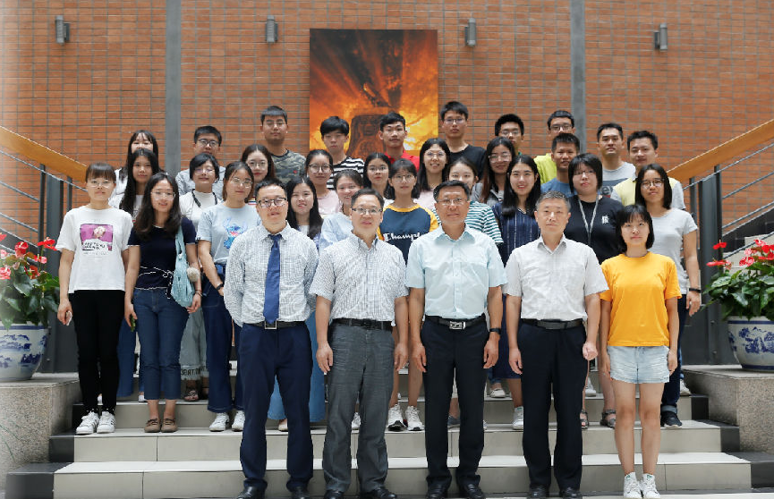 1567662156543051457.png 合影.png