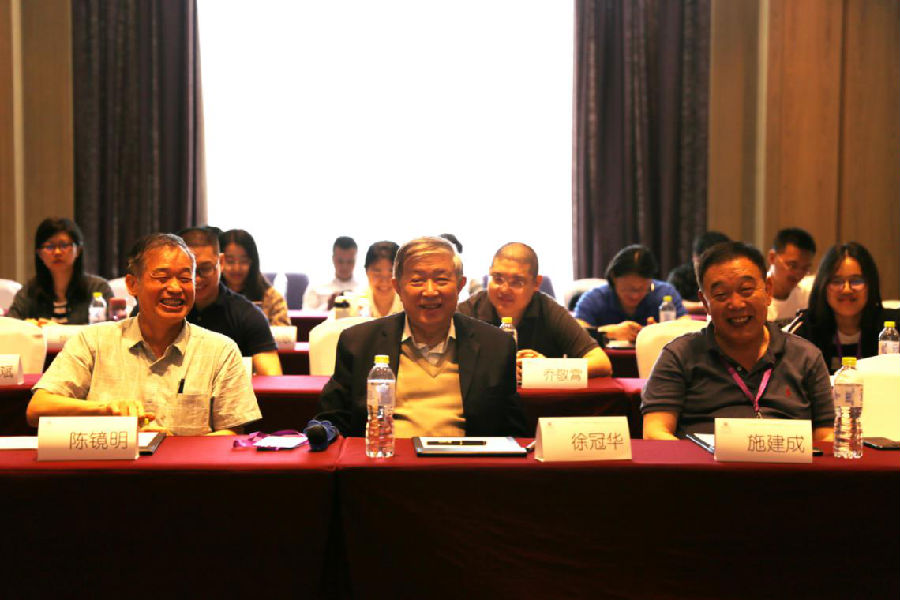 1598182840246036549.png 图 7 (从左至右)福建师范大学陈镜明教授、.png